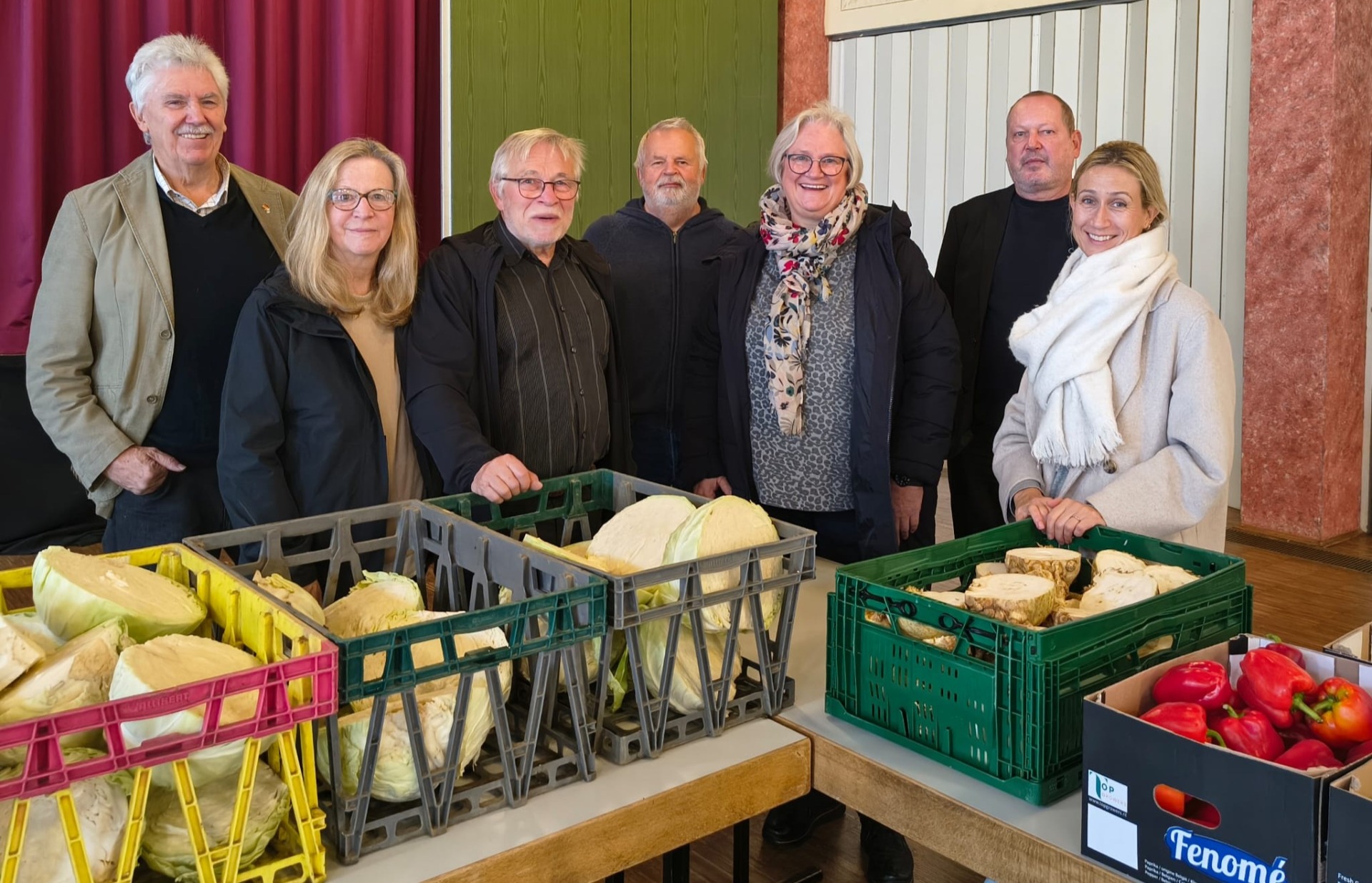 Vegetable box Volunteers are once again distributing fresh vegetables to people in need this year