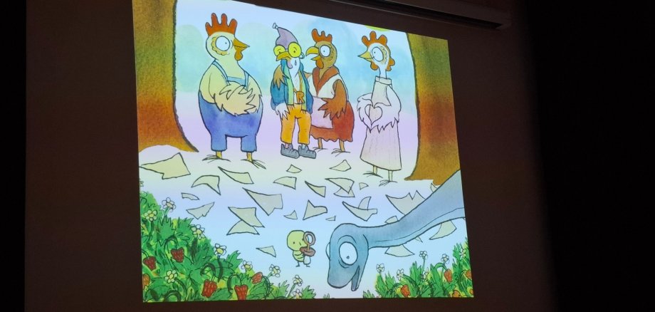 "Rap-Huhn" begeistert Kinder In der FastnachtAkademie erfreuten sich 150 Kindergartenkinder an den Illustration und dem Theaterstück "Rap-Huhn."