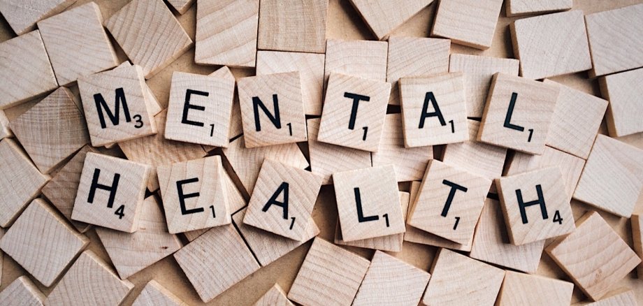 First-aid course for mental health emergencies New programme from the vhs for individuals, businesses and clubs