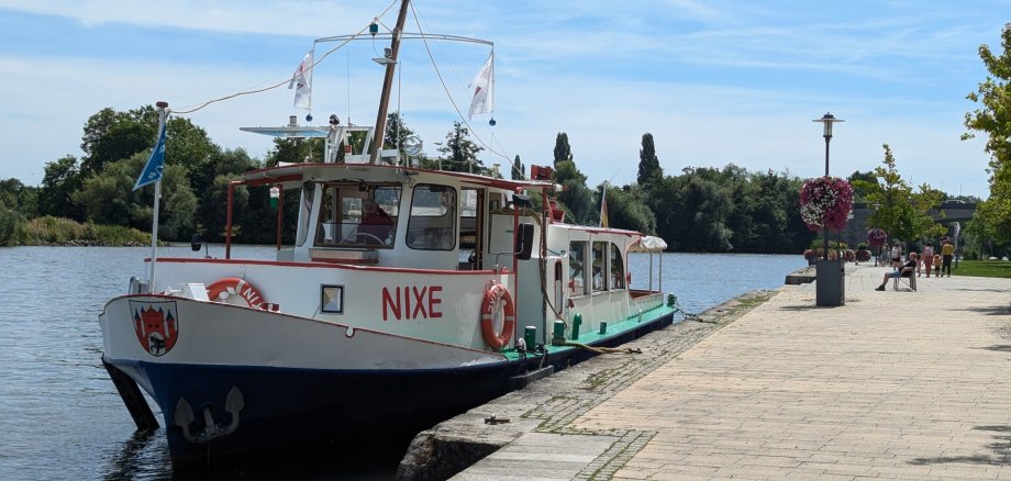 Passenger ship Nixe photographed from the front