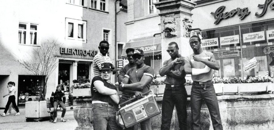 Gls v. Kiliansbrunnen Blick auf den Kiliansbrunnen mit Amerikanern