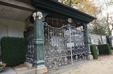 View of the grave of the Herold family, also known as the Dracula grave