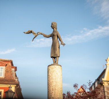 View of the Hadeloga sculpture