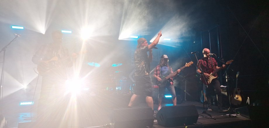 Stadtfest Kitzingen Konzert Nachts, Lichter, Bühne