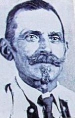 Portrait Anselm Caliz Schwarz-weiß Aufnahme von Anselm Caliz.