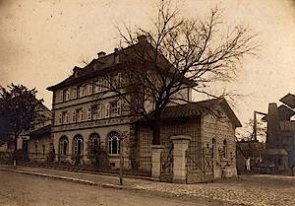 Retortenhaus mit Uhrstube