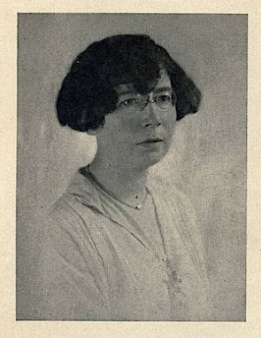 Olga Pöhlmann Undatiertes schwarz-weiß Potrait von Olga Pöhlmann